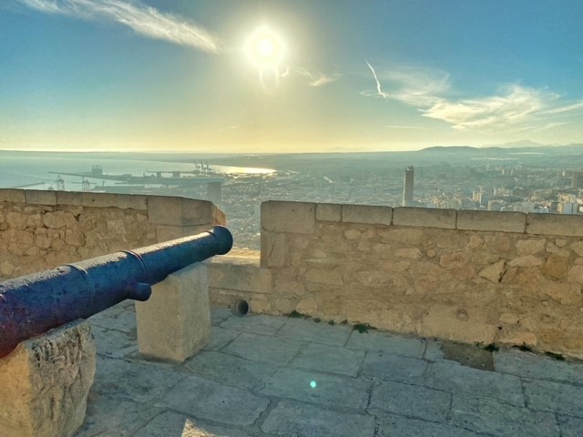 Uitzicht vanaf Castillo de Santa Barbera, Alicante