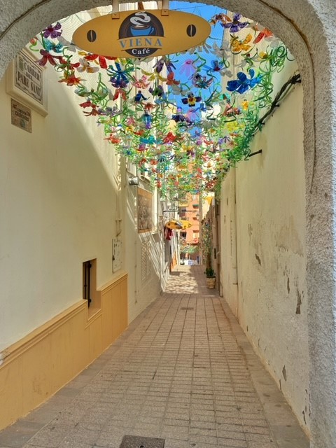 Gezellig en kleurrijk in old town Calpe